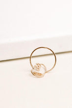 Load image into Gallery viewer, Abstract Face Ring in Gold
