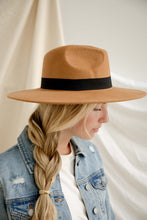 Load image into Gallery viewer, Ada Panama Hat in Camel
