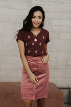 Load image into Gallery viewer, Embroidered Leaf Print Tee in Burgundy
